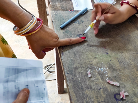 Kolkata: बंगाल में दूसरे चरण के मतदान से पहले चुनाव आयोग की सख्त चेतावनी, फर्जी वोट डाला तो होगी जेल