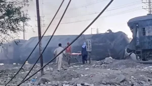 क्वेटा में बड़ा रेल हादसा