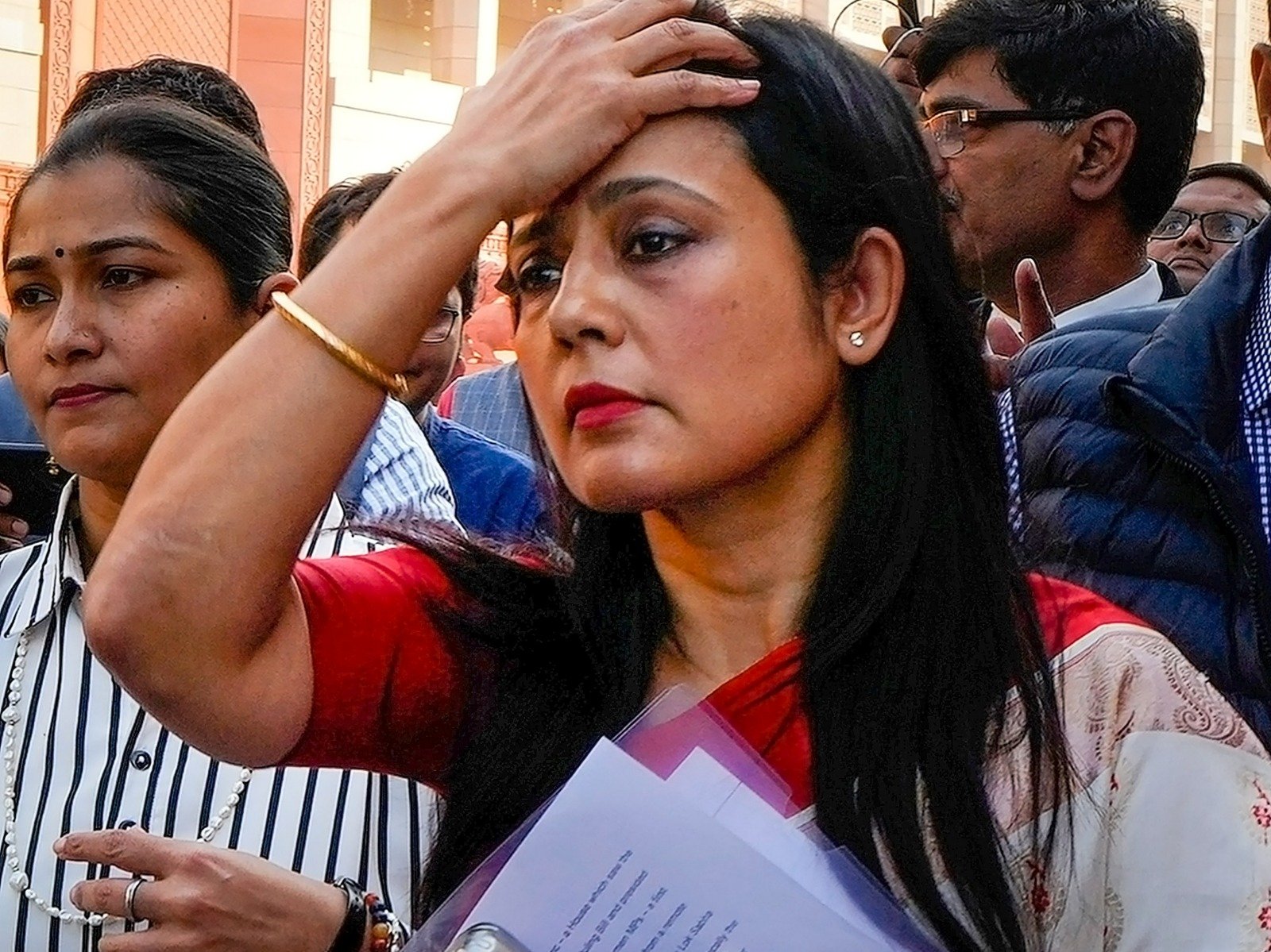 महुआ मोइत्रा