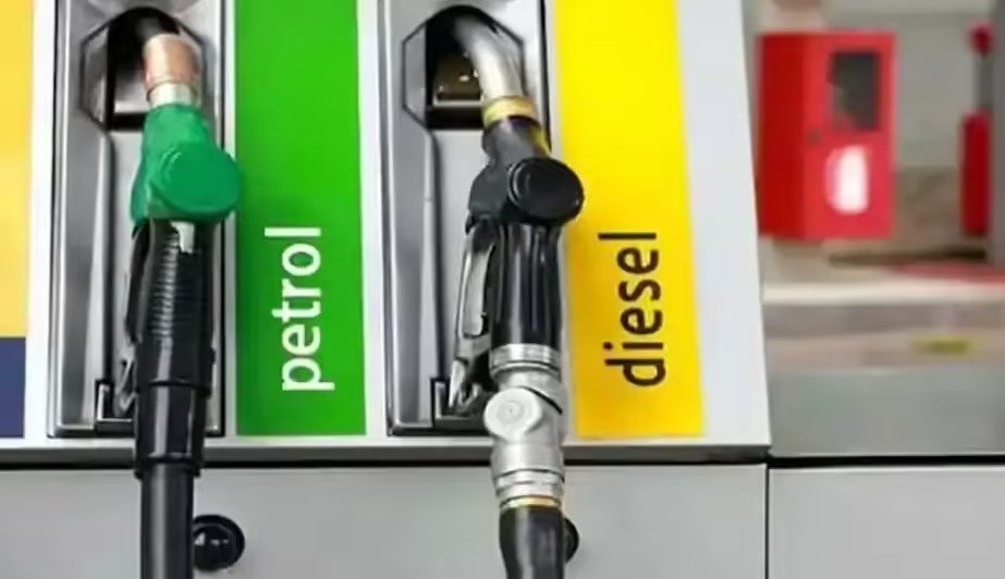 Petrol-Diesel: देश में पेट्रोल-डीजल की कमी नहीं, फिर क्यों बढ़ रहे दाम? इंडियन ऑयल का बड़ा खुलासा
