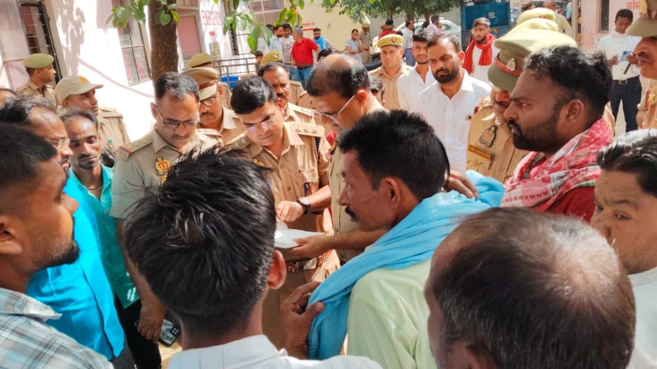 Lakhimpur Accident: लखीमपुर खीरी में सीओ मोहम्मदी की गाड़ी और बाइक में टक्कर, दो युवकों की मौत