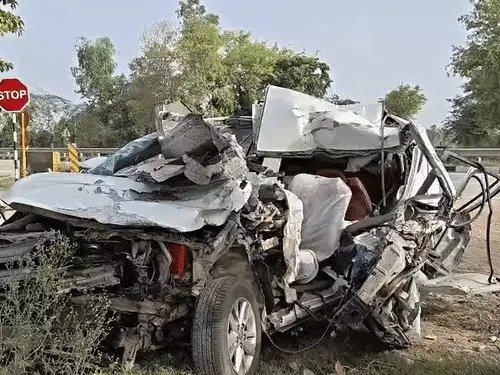 कैंची धाम जा रहे 4 दोस्तों की मौत