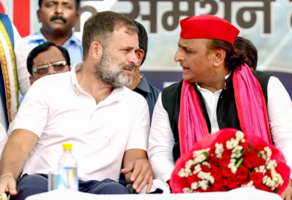 अखिलेश ने राहुल गांधी के सुर में मिलाया सुर