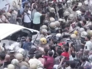 पूर्व सीएम के घर ED Raid से मचा हड़कंप, समर्थकों ने किया जोरदार हंगामा