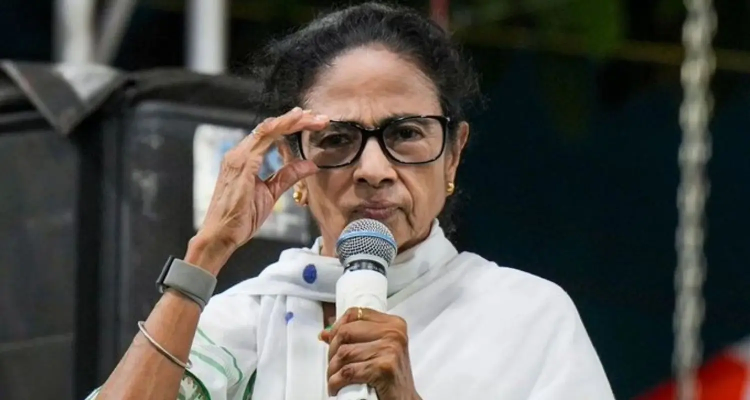 Mamata Banerjee FIR: सनातन को ‘गंदा धर्म’ बताने वाली ममता बनर्जी पर FIR दर्ज होते ही TMC में हड़कंप