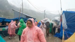 Kedarnath Yatra:  बारिश के चलते केदारनाथ यात्रा स्थगित