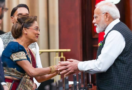 Port of Spain: पश्चिम बंगाल की जीत पर पीएम मोदी को विदेशों में भी मिल रही सराहना, ट्रंप के बाद अब त्रिनिदाद की पीएम ने दी बधाई