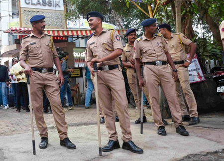 Mumbai: बकरीद को लेकर पुलिस अलर्ट, सुरक्षा के कड़े इंतजाम