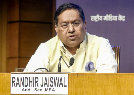 New Delhi: भारत में अवैध रूप से रह रहे बांग्लादेशी वापस जाएंगे, सरकार ने दोहराया कड़ा रुख