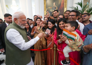 PM Modi France Visit: फ्रांस में पीएम मोदी का भव्य स्वागत, लगे नारे