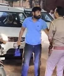 दबंग ने मथुरा में 10 फायर किए, मचा बवाल