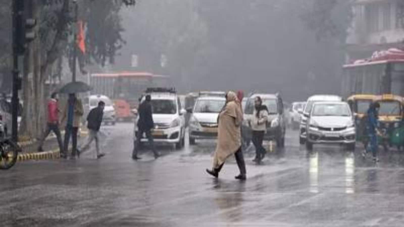 दिल्ली में 128 किमी की आंधी, 25 साल बाद रिकॉर्ड