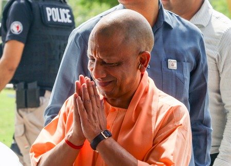 CM योगी दिखाएंगे हरी झंडी