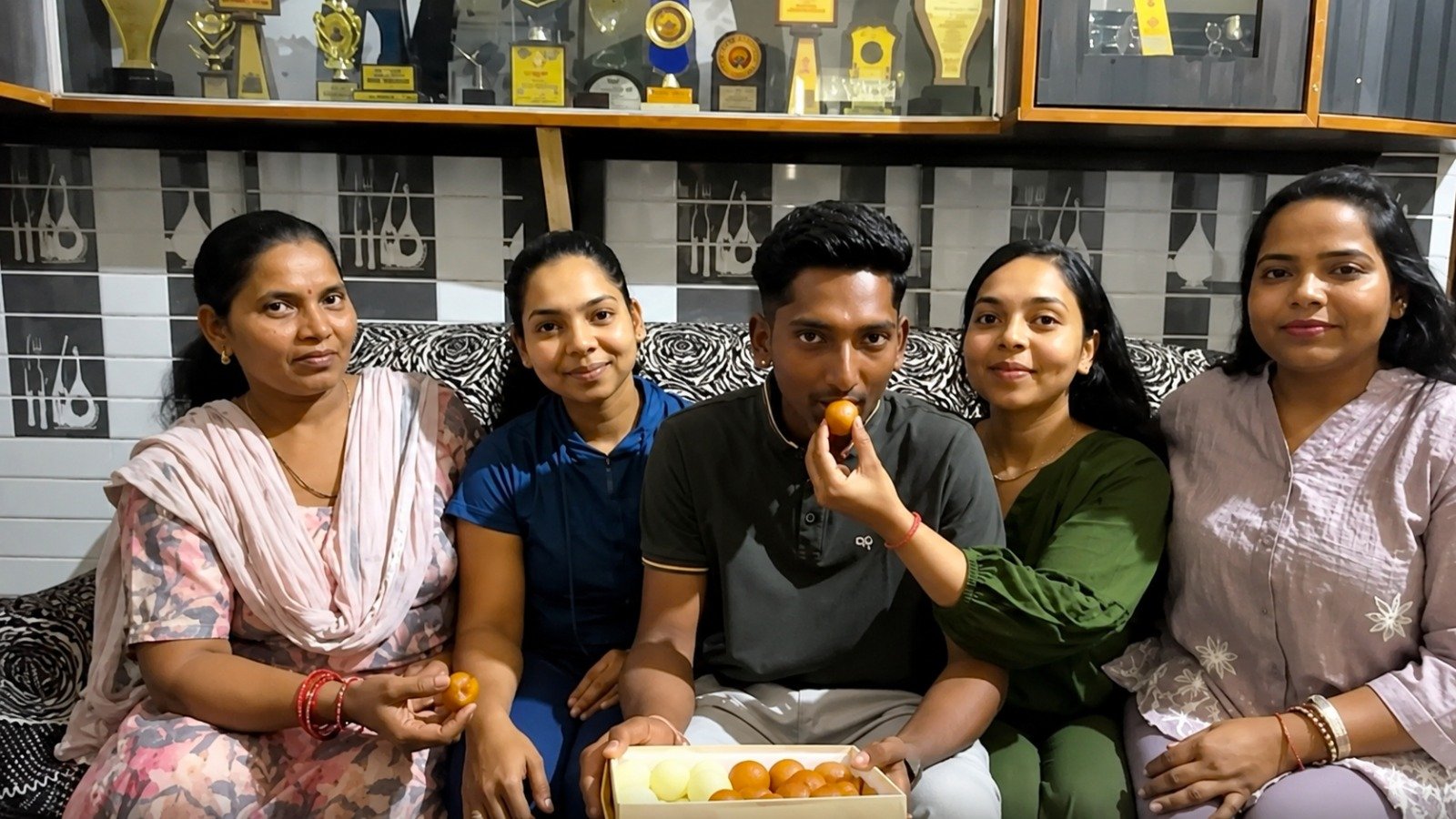 छोले-भटूरे बेचने वाले का बेटा बना क्रिकेट स्टार