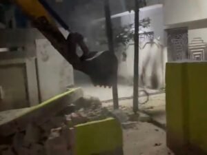 Dhamapur Mazar Dispute:  मजार की दीवार हटाने पर धामपुर में बवाल