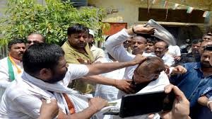 अलीगढ़ में कांग्रेस नेताओं के बीच भिड़ंत