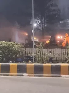 Varanasi Mosque Demolition: वाराणसी में मस्जिद पर बुलडोजर कार्रवाई