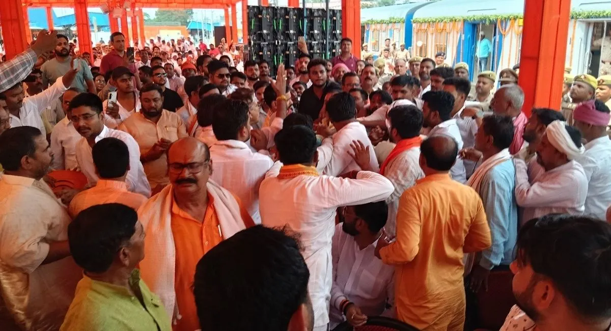 Up News: मऊ ट्रेन उद्घाटन: SP और BJP कार्यकर्ता में हंगामा