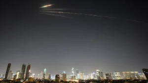 Iran Israel Missile Attack: ईरान ने इजरायल पर दागीं कई मिसाइलें