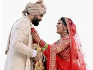 Monica Yadav Meerut: मोनिका यादव पति संग नौचंदी मेले में पहुंचीं, तीन दिन पहले हुई शादी