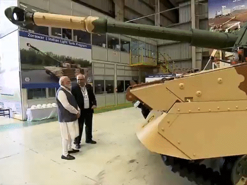 PM Modi Surat Visit: मेड इन इंडिया की ताकत से रूबरू हुए पीएम मोदी, सूरत को मिली बड़ी सौगात