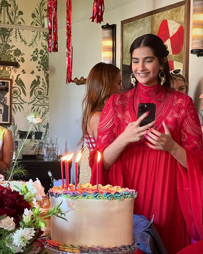 Sonam Kapoor Birthday Special: सोनम कपूर के खास दिन को परिवार ने बनाया यादगार, शुभकामनाओं की लगी कतार