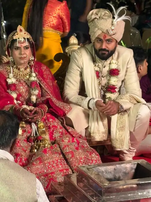 मोनिका यादव पति संग नौचंदी मेले में पहुंचीं, तीन दिन पहले हुई शादी