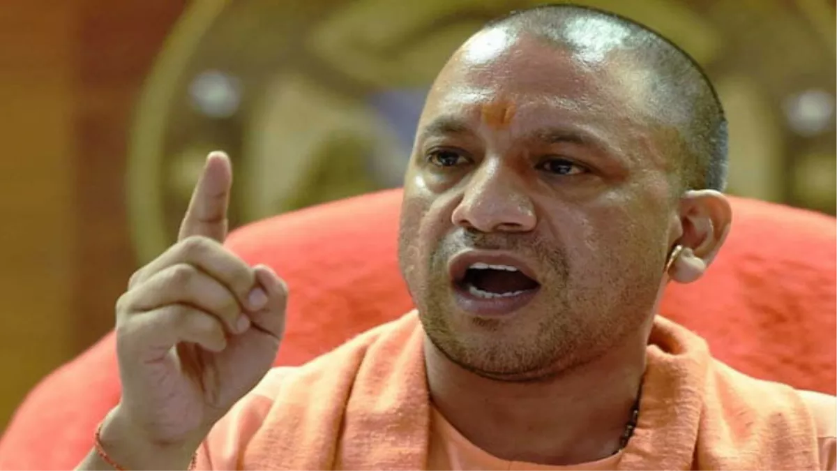 लखनऊ अग्निकांड में योगी का बड़ा एक्शन: बिल्डिंग मालिक समेत 4 गिरफ्तार, 4 अफसर सस्पेंड; 7 दिन में सच सामने लाएगी SIT