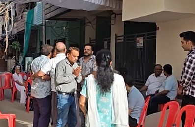 Lucknow: अग्निकांड पीड़ितों के परिजनों का छलका दर्द, बोले-अंदर जलते रहे बच्चे, बाहर निकलने का नहीं था कोई रास्ता