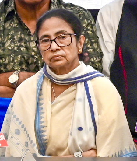 New Delhi: ममता बनर्जी के कांग्रेस में शामिल होने की चर्चाएं तेज, क्या ऐसा संभव है ?