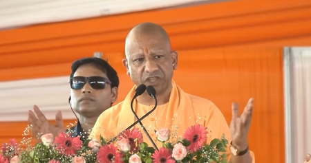 Deoria: राम मंदिर चढ़ावा मामले में सीएम योगी की चुनौती, यदि सबूत हैं तो SIT को दें, आस्था से न खेलें