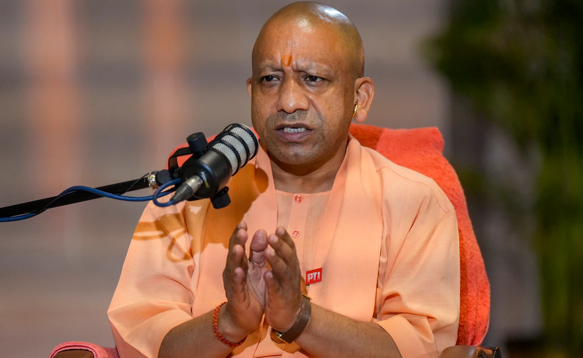 Yogi: बोले वक्फ के नाम पर जमीनों पर होते थे कब्जे- योगी