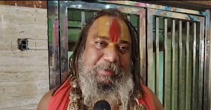 Ram Mandir: श्रीराम मंदिर चढ़ावा विवाद के बीच तपस्वी छावनी पीठाधीश्वर जगद्गुरु परमहंस आचार्य ने बड़ा बयान देते हुए विपक्ष पर गंभीर आरोप लगाए हैं। उन्होंने दावा किया कि चढ़ावा चोरी की घटना