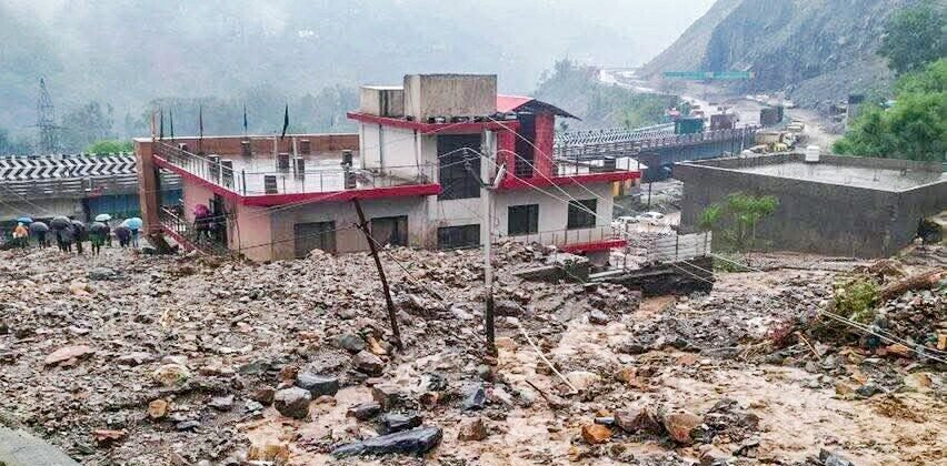 Jammu Kashmir Flood: जम्मू-कश्मीर में बादल फटने से तबाही