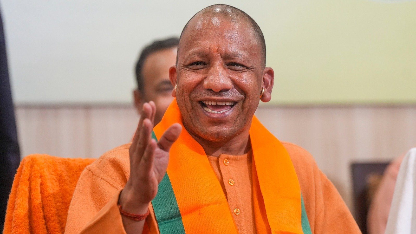 Yogi: शक्ति केंद्र मजबूत होंगे तो 2027 में बड़ी जीत : योगी