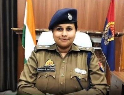 IPS अपर्णा कौशिक success story