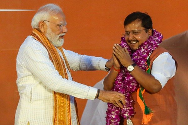 PM मोदी ने नितिन नवीन की सादगी की
