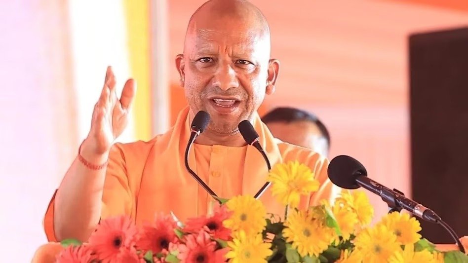 अयोध्या में सपा-कांग्रेस पर गरजे CM योगी
