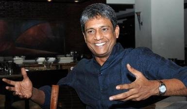 अभिनेता आदिल हुसैन