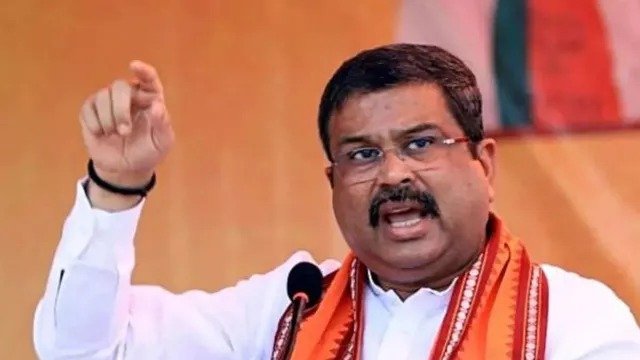 धर्मेंद्र प्रधान ने दिया इस्तीफा