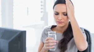 Dehydration Symptoms: डिहाइड्रेशन के लक्षण और बचाव के उपाय