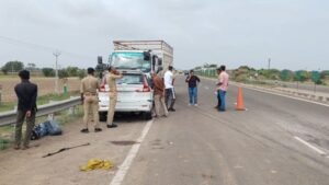 Junagadh Road Accident: जूनागढ़ हादसा, ट्रक से टकराई कार, 4 की मौत