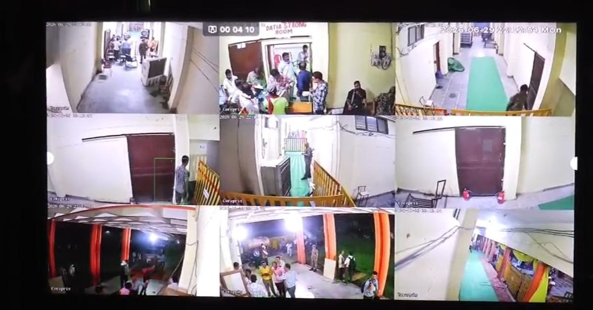 दतिया उपचुनाव: स्ट्रांग रूम पर पहरा