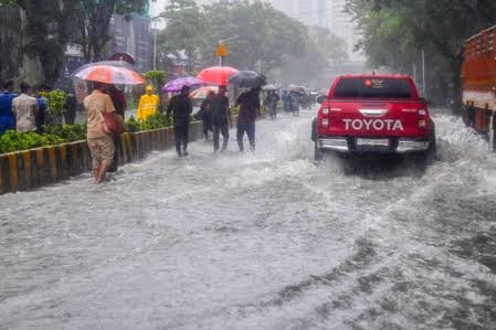देशभर में मानसून का कहर, कई राज्य बेहाल