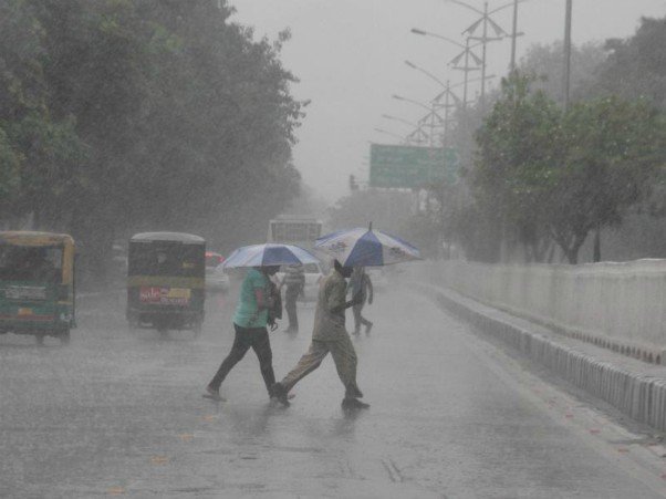 23 जुलाई को यूपी में मौसम का बड़ा कहर, 15+ जिलों में मूसलाधार बारिश का येलो अलर्ट जारी