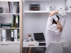 Pain Relief Exercises: ऑफिस में दर्द से राहत के आसान उपाय