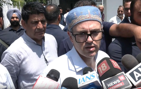 Srinagar: जंतर-मंतर पर प्रदर्शन के लिए अडिग उमर अब्दुल्ला, कश्मीरी पंडितों का भी बड़ा ऐलान