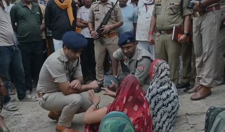 Azamgarh: दादा-पोते की कुल्हाड़ी से काटकर हत्या, हमलावरों का पता नहीं, लोगों में दहशत