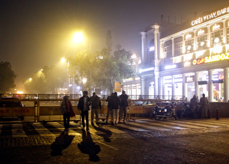 New Delhi: कनाट प्लेस में बिगड़ते हालात, शाम 6:30 बजे बंद हो जाएंगे सभी होटल, ऑफिस और दुकानें