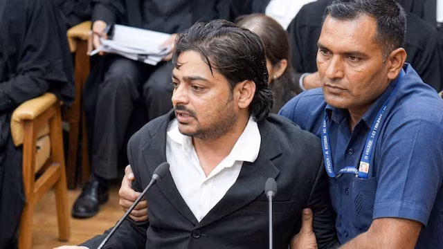 New Delhi: सुप्रीम कोर्ट में हंगामा करने वाले की टेढ़ी कहानी, महिला सहकर्मी को परेशान किया, नौकरी गई तो कंपनी को सबक सिखाने में जुटा